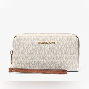 NWT - Michael Kors - Jet Set Signature Wristlet - Vanilla